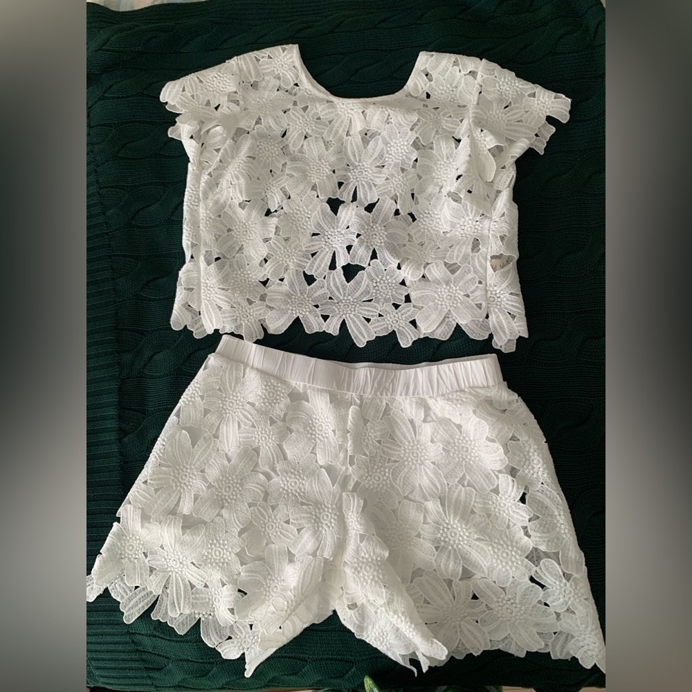 UGG Annette White Floral Lace Crop Top(S) and Shorts(M)Set